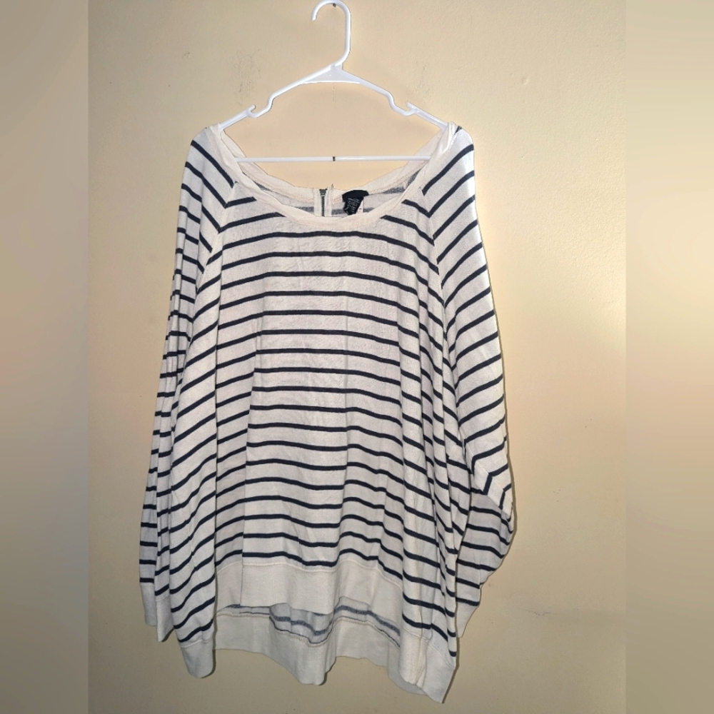 Torrid Size 5X Long Sleeve Top